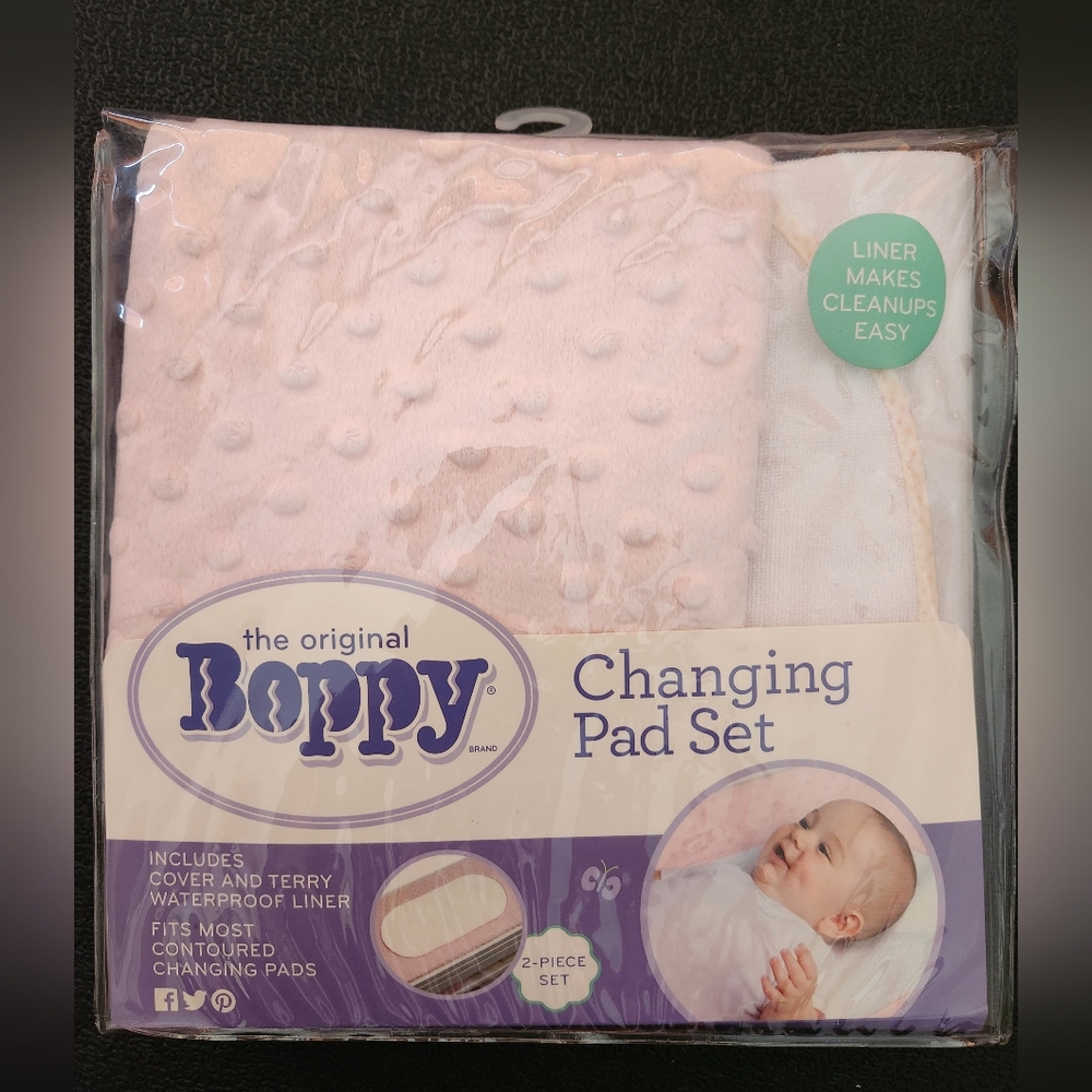 NIP🩷BOPPY🩷CONTOURED CHANGING PAD 2 PIECE SET- RAISED DOTS- PINK & White